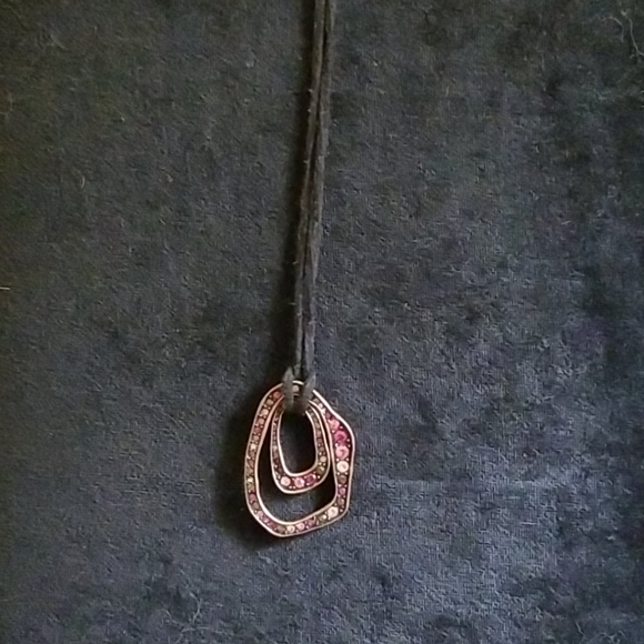 FREE WITH JEWELRY PURCHASE crystal pink necklace - Picture 2 of 3